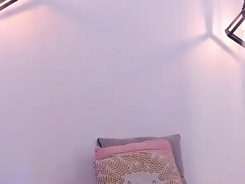 Snapshot of KyllieMarshall chatting on 11.21.25 KyllieMarshall online show from 11.21.25