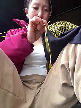 Huong-Ly online show from 02.04.26