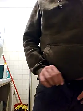 Snapshot of Stingles chatting on 09.26.25 Stingles online show from 09.26.25