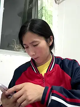 crhong666 online show from 10.27.25