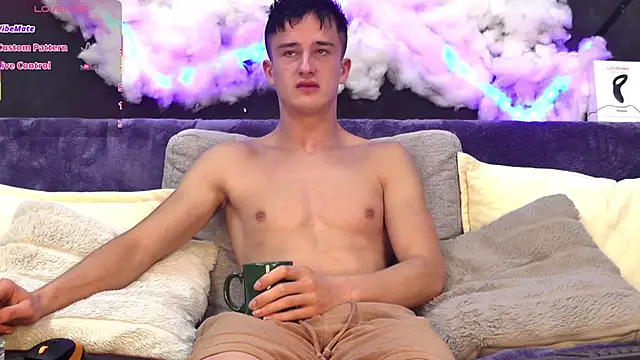 Snapshot of SirReed chatting on 09.26.25 SirReed online show from 09.26.25