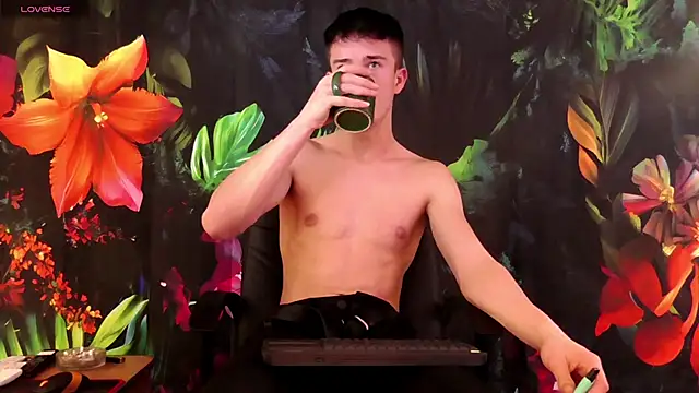 Snapshot of SirReed chatting on 11.24.25 SirReed online show from 11.24.25