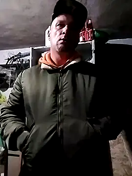 Snapshot of Fredry111 chatting on 10.05.25 Fredry111 online show from 10.05.25