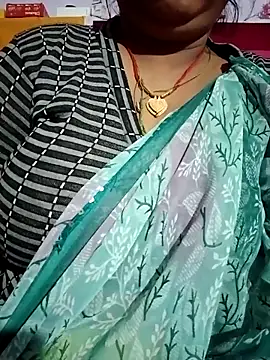 Snapshot of Aruhi_hot chatting on 10.21.25 Aruhi hot online show from 10.21.25