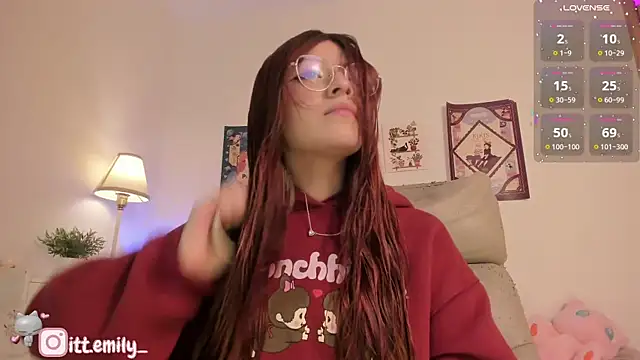 Snapshot of emily_uwu0 chatting on 02.28.26 emily uwu0 online show from 02.28.26