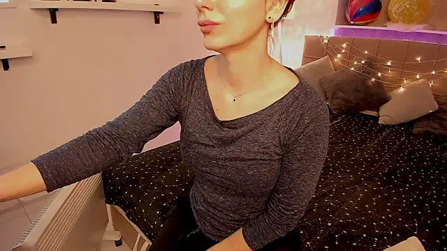 IsabelKiss online show from 02.15.26