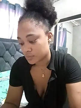 Snapshot of dahian_charlote02 chatting on 03.08.26 dahian charlote02 online show from 03.08.26