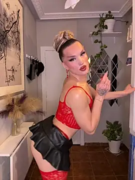 Snapshot of lacattiva chatting on 10.15.25 lacattiva online show from 10.15.25