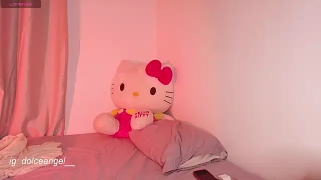 Snapshot of dulceangel__ chatting on 09.18.25 dulceangel   online show from 09.18.25