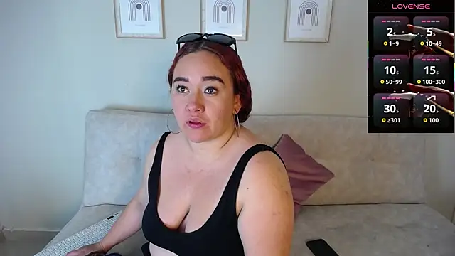 Snapshot of Paris_boobsbbw chatting on 09.28.25 Paris boobsbbw online show from 09.28.25