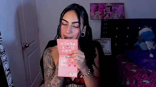 Snapshot of Samanthademonx20_ chatting on 11.30.25 Samanthademonx20 online show from 11.30.25