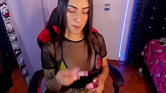 Snapshot of Samanthademonx20_ chatting on 03.04.26 Samanthademonx20 online show from 03.04.26