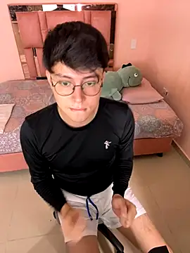 Snapshot of sexydany_ chatting on 10.20.25 sexydany online show from 10.20.25