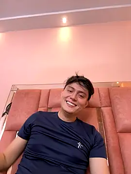Snapshot of sexydany_ chatting on 10.21.25 sexydany online show from 10.21.25