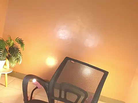 Snapshot of seductivehugecumontopx chatting on 11.12.25 seductivehugecumontopx online show from 11.12.25