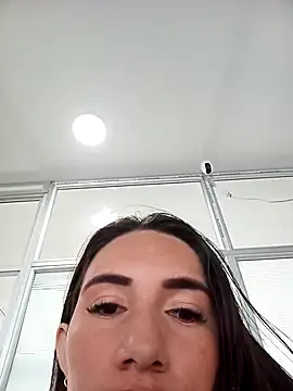 Snapshot of xxx_Alice_ chatting on 10.13.25 xxx Alice  online show from 10.13.25