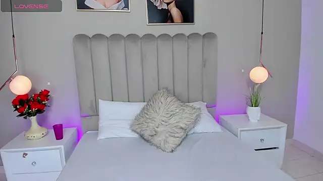 Dani rosse  online show from 04.15.26