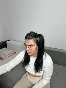 Snapshot of MiaKiittyy chatting on 10.01.25 MiaKiittyy online show from 10.01.25