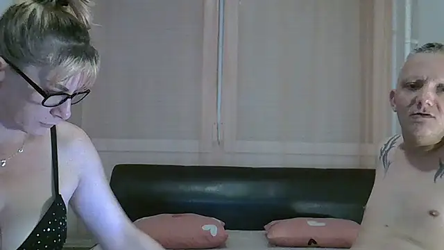 Snapshot of VanessaJoci chatting on 09.24.25 VanessaJoci online show from 09.24.25