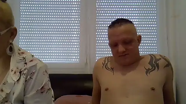 Snapshot of VanessaJoci chatting on 10.29.25 VanessaJoci online show from 10.29.25