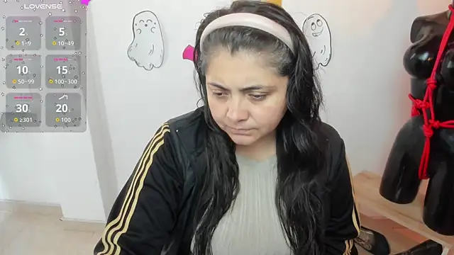 TifanyAmazinng online show from 10.09.25