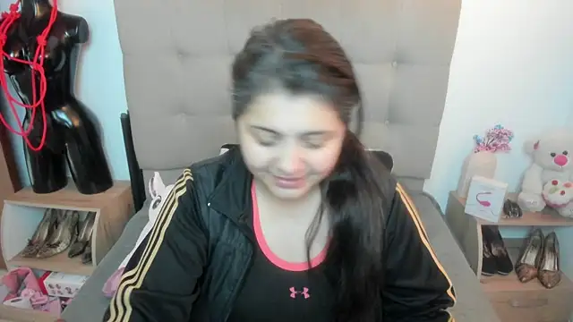 TifanyAmazinng online show from 12.04.25