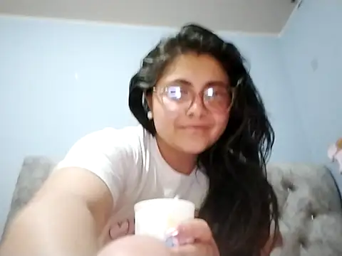 TifanyAmazinng online show from 12.18.25