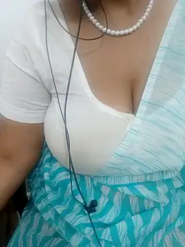 Snapshot of tami_lavanya chatting on 02.14.26 tami lavanya online show from 02.14.26