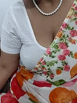 Snapshot of tami_lavanya chatting on 02.17.26 tami lavanya online show from 02.17.26