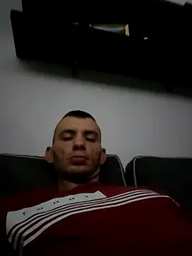 Snapshot of Mlody2787 chatting on 11.08.25 Mlody2787 online show from 11.08.25