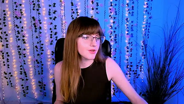 Snapshot of ava_mystic_ chatting on 10.13.25 ava mystic online show from 10.13.25