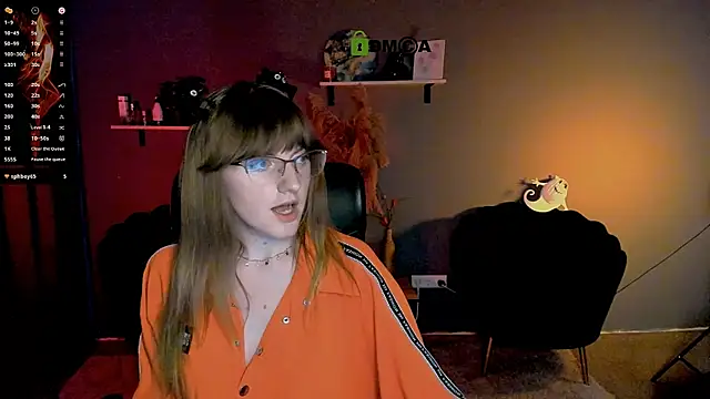 Snapshot of ava_mystic_ chatting on 10.21.25 ava mystic online show from 10.21.25