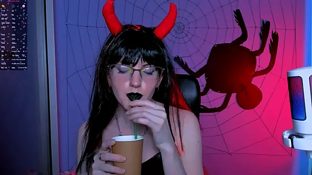 Snapshot of ava_mystic_ chatting on 10.22.25 ava mystic online show from 10.22.25