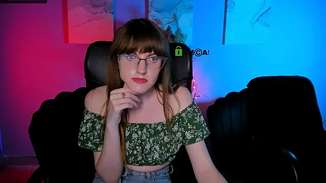 Snapshot of ava_mystic_ chatting on 12.05.25 ava mystic online show from 12.05.25