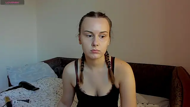 Snapshot of Kelly_Cartier chatting on 06.15.26 Kelly Cartier online show from 06.15.26