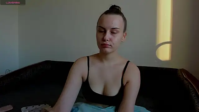 Snapshot of Kelly_Cartier chatting on 08.06.26 Kelly Cartier online show from 08.06.26