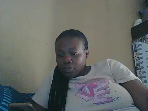 Snapshot of chocolateboobs92 chatting on 10.30.25 chocolateboobs92 online show from 10.30.25