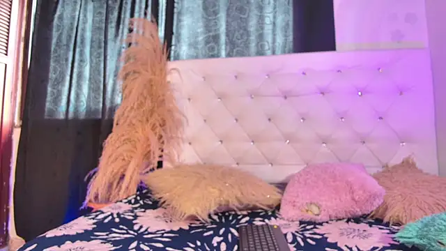 Snapshot of tatixxxvega chatting on 07.25.26 tatixxxvega online show from 07.25.26