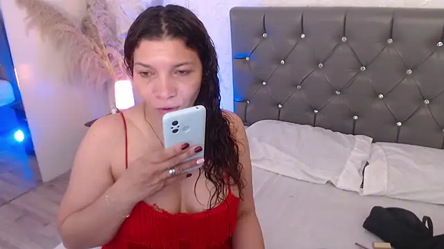 Snapshot of Serena_Houstonn chatting on 05.12.26 Serena Houstonn online show from 05.12.26