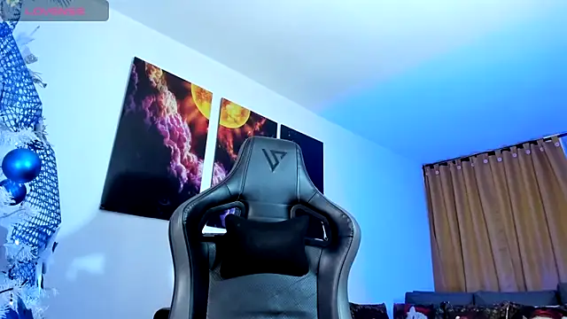 Snapshot of Latin_goddsexxx chatting on 12.18.25 Latin goddsexxx online show from 12.18.25