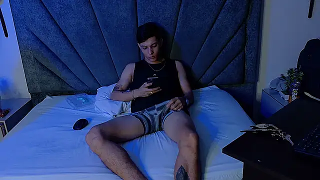 ZafiroAndFlynn online show from 03.11.26