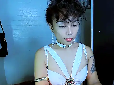 YourNikkieXxx online show from 10.15.25