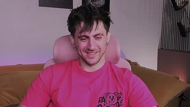 Snapshot of Oscar_Miller_ chatting on 09.11.25 Oscar Miller online show from 09.11.25