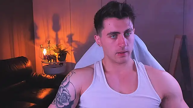 Snapshot of Oscar_Miller_ chatting on 10.10.25 Oscar Miller online show from 10.10.25