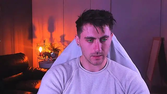 Snapshot of Oscar_Miller_ chatting on 10.13.25 Oscar Miller online show from 10.13.25