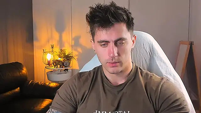 Snapshot of Oscar_Miller_ chatting on 10.17.25 Oscar Miller online show from 10.17.25