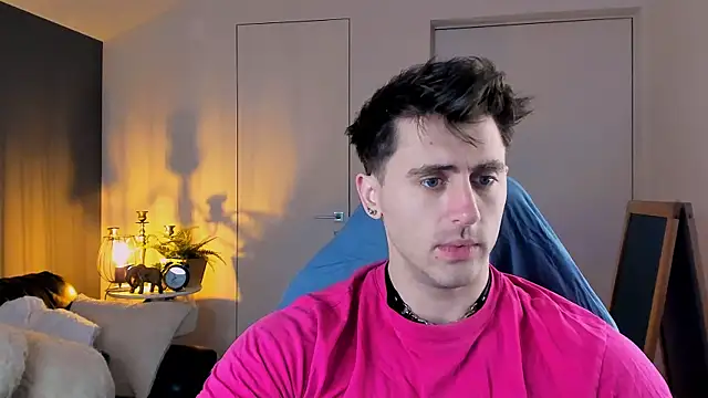 Snapshot of Oscar_Miller_ chatting on 11.20.25 Oscar Miller online show from 11.20.25