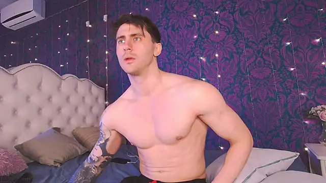 Snapshot of Oscar_Miller_ chatting on 11.28.25 Oscar Miller online show from 11.28.25