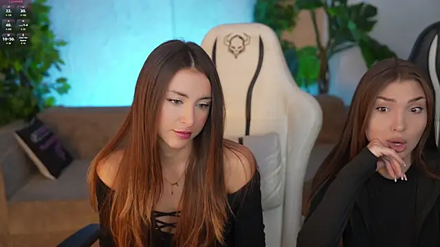 Snapshot of Luna_secretgirl chatting on 10.23.25 Luna secretgirl online show from 10.23.25