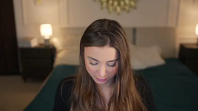 Snapshot of Luna_secretgirl chatting on 12.16.25 Luna secretgirl online show from 12.16.25